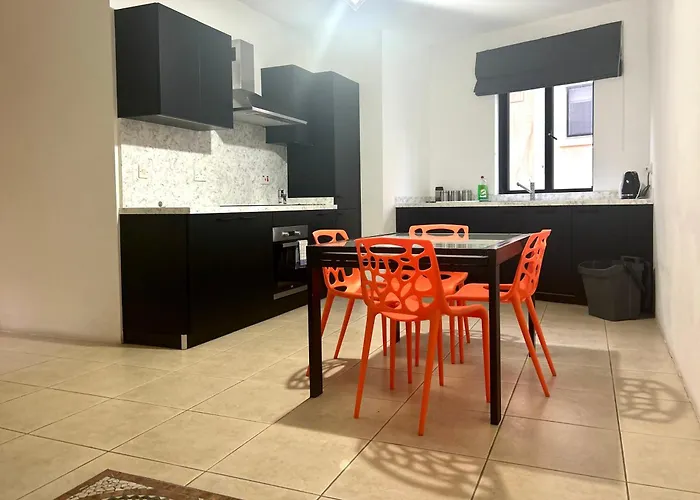 Sunny 2Br Apartment In St Julians